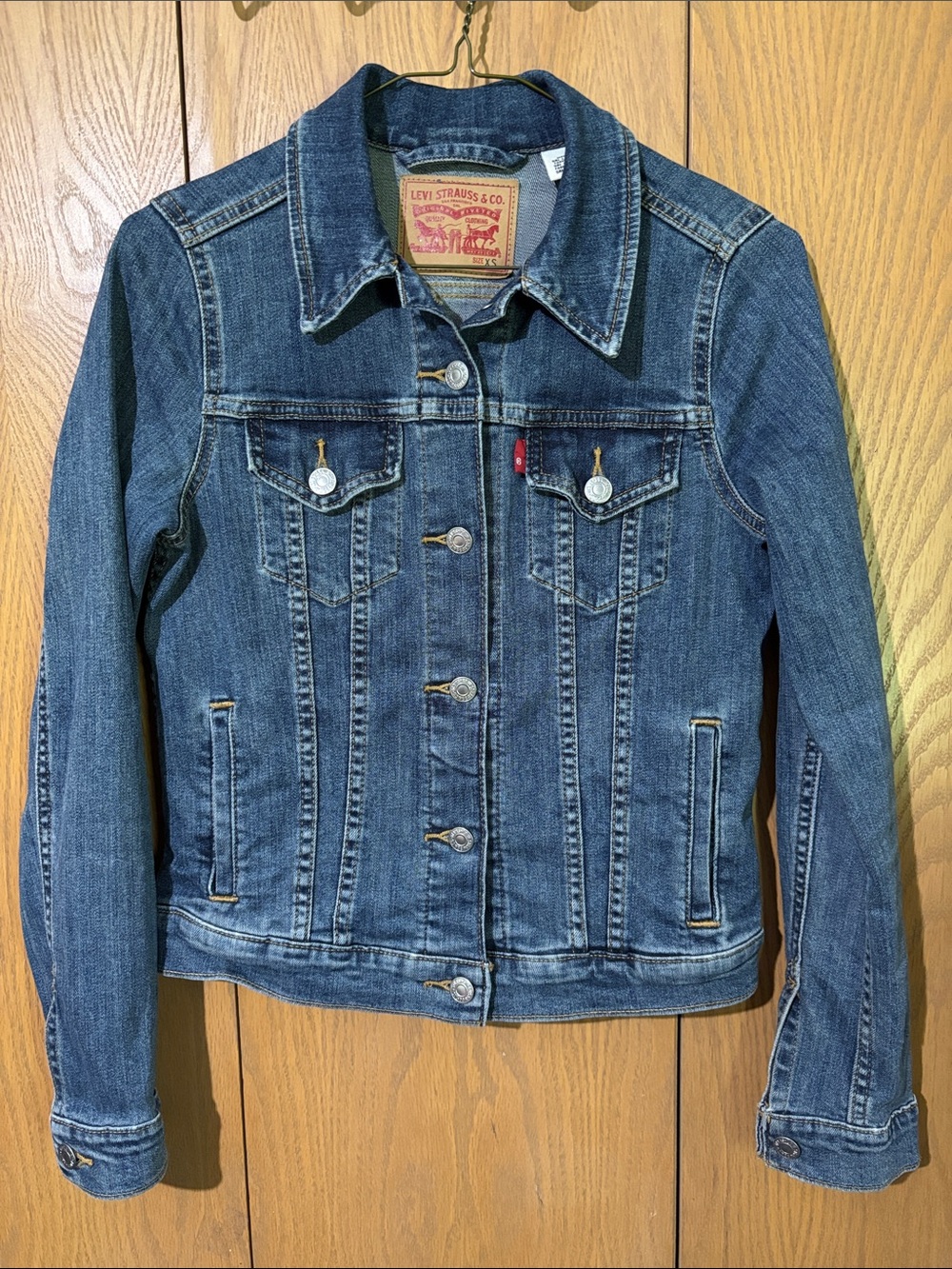 Levi's Women's Dark Blue Denim Trucker Jacket XS red label buttons pockets